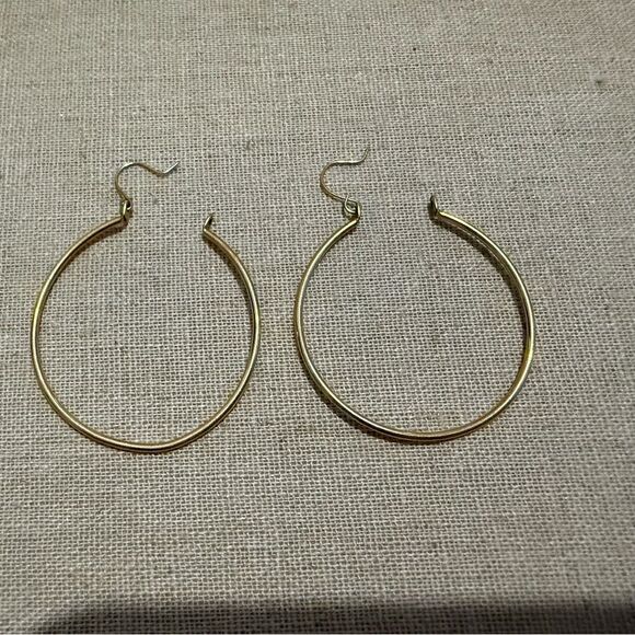 VINTAGE GOLD-PLATED OPEN HOOP EARRINGS - Picture 11 of 16